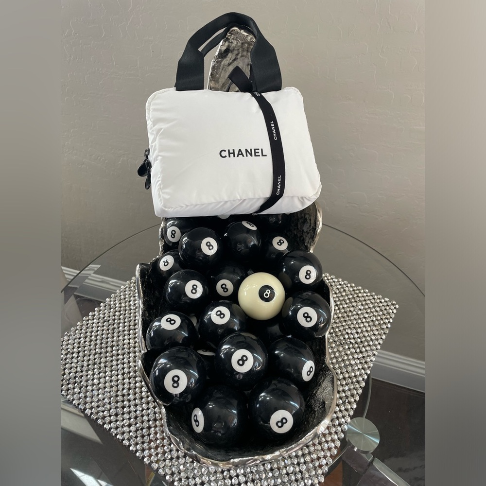 Chanel White Cosmetic Bag White White Black Straps - Picture 2 of 4